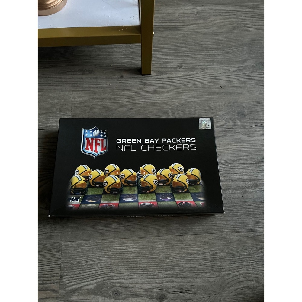 NEW NFL Green Bay Packers Chicago Bears Checkers Board Game